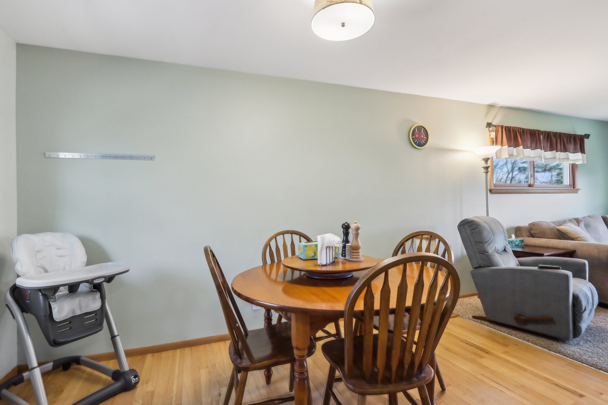 N86W14812 Rozanne Dr-0904-013.jpg