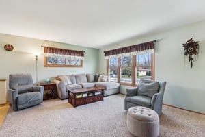 N86W14812 Rozanne Dr-0904-010.jpg