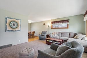 N86W14812 Rozanne Dr-0904-011.jpg