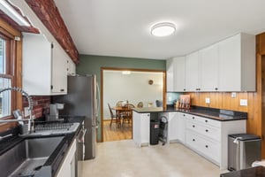 N86W14812 Rozanne Dr-0904-014.jpg