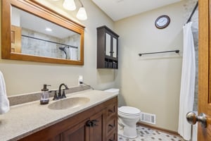 N86W14812 Rozanne Dr-0904-022.jpg