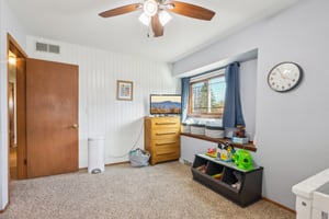 N86W14812 Rozanne Dr-0904-026.jpg