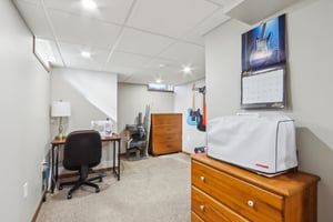 N86W14812 Rozanne Dr-0904-035.jpg