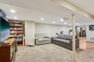 N86W14812 Rozanne Dr-0904-041.jpg