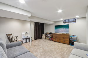 N86W14812 Rozanne Dr-0904-039