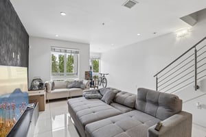 NW 63rd Terrace 203-S0706-009.jpg