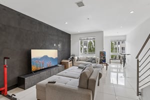 NW 63rd Terrace 203-S0706-011.jpg