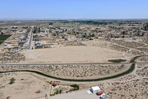  Photo 0