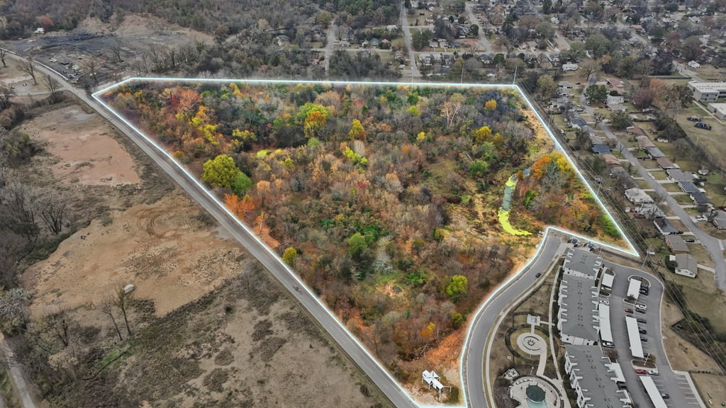 Land real estate media in North Little Rock, Arkansas by Avery & Bryant