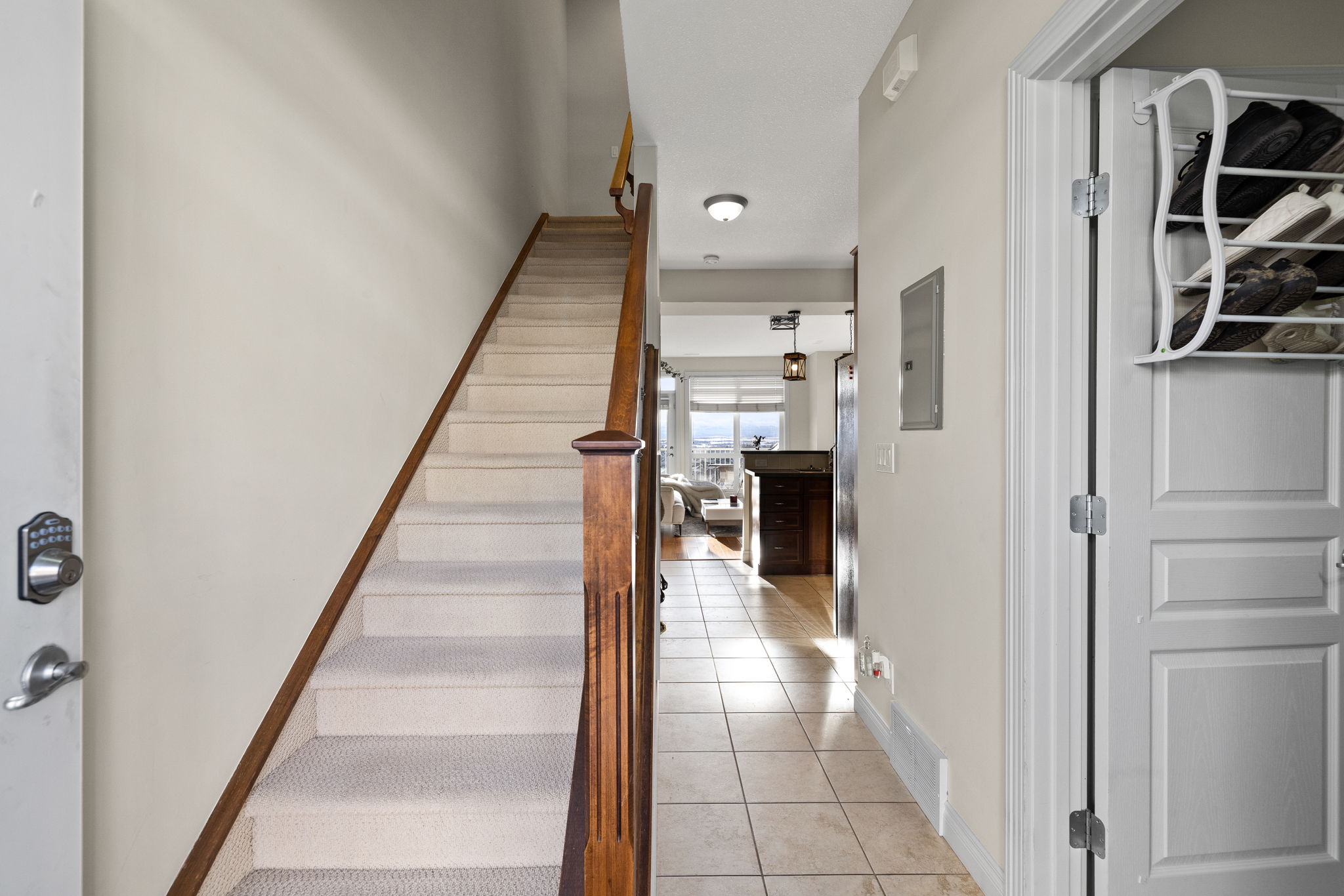 Rockyledge View NW, Calgary, AB T3G, Canada Photo 8