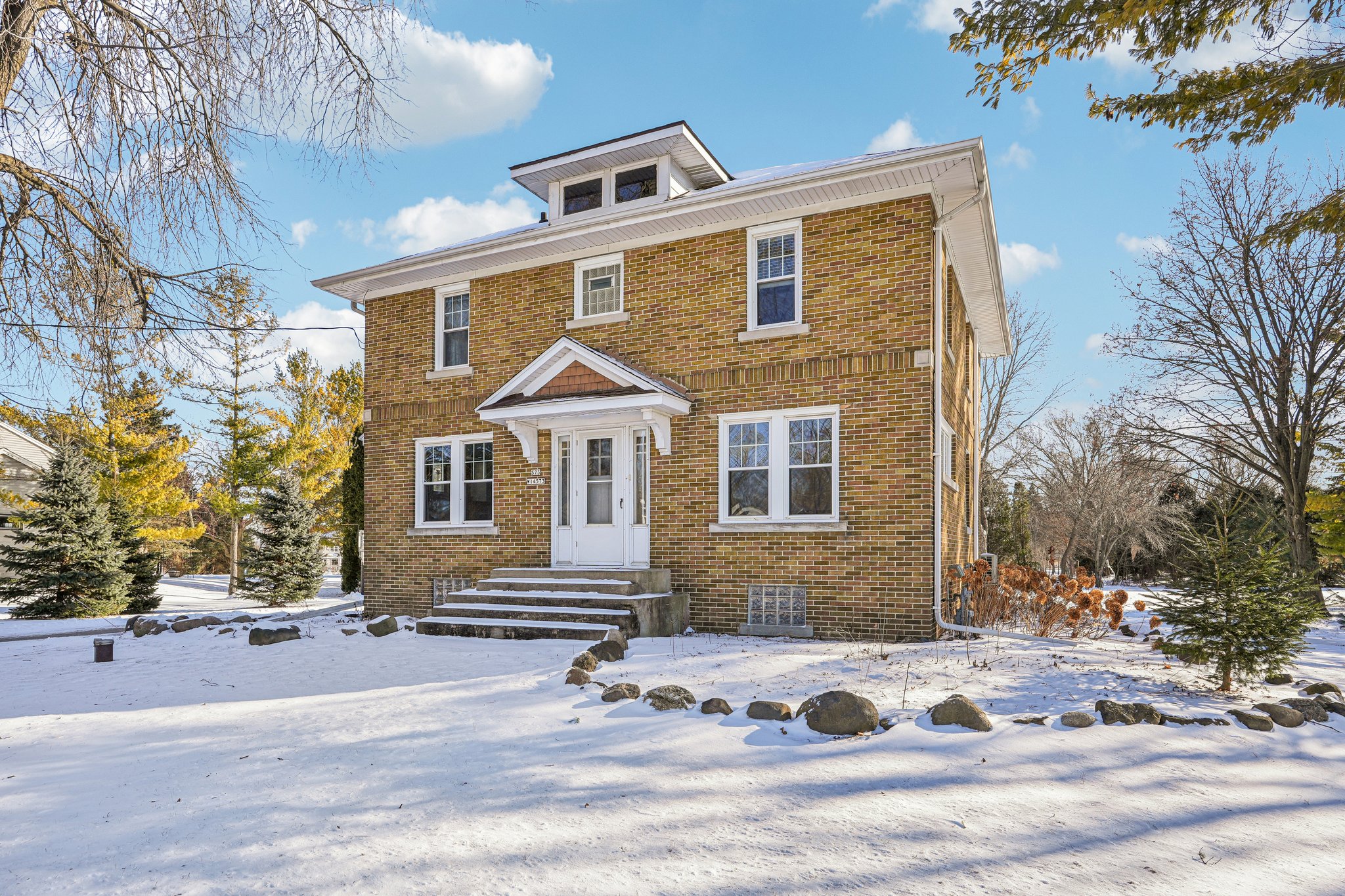 S73W14573 Woods Rd-S2001-005.jpg