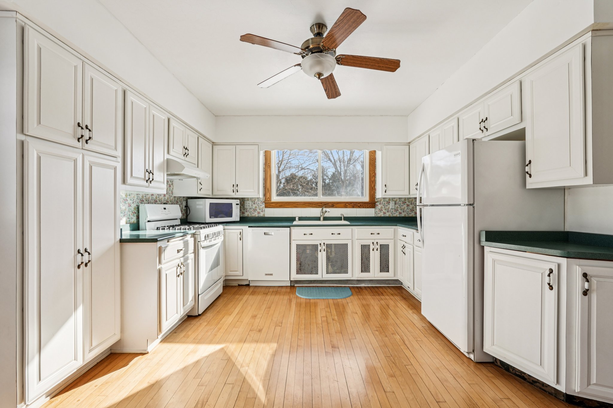 S73W14573 Woods Rd-S2001-010.jpg