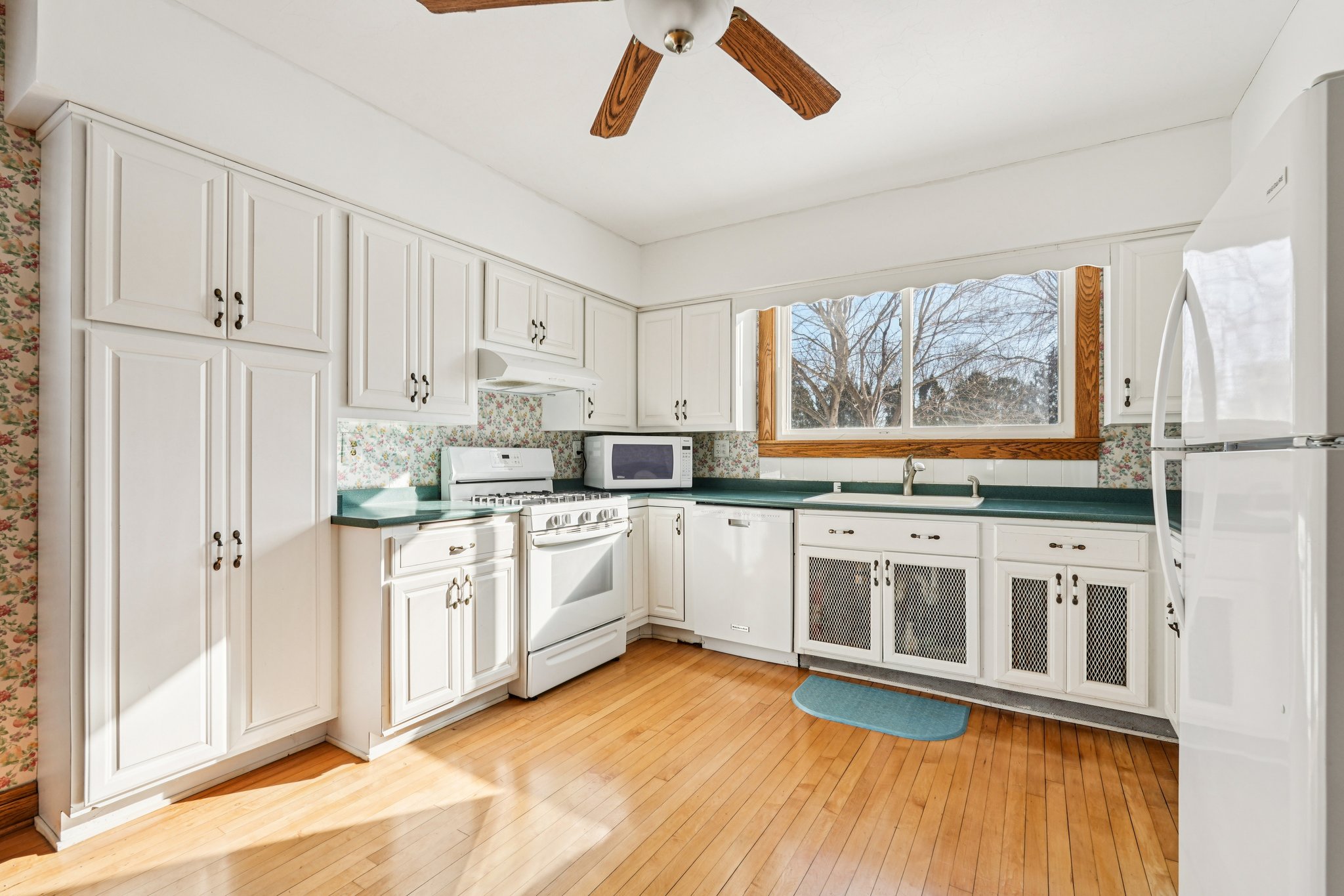 S73W14573 Woods Rd-S2001-011.jpg