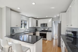 S77W20261 Wood Berry Ln-024.jpg