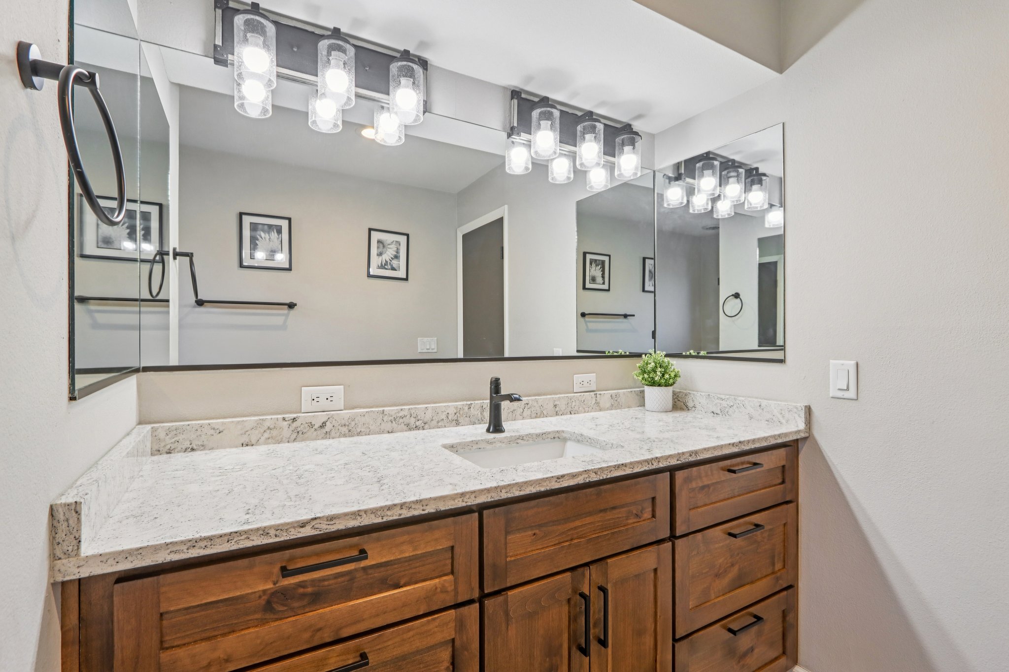 S9061 Meadowdale Rd-S1303-038.jpg