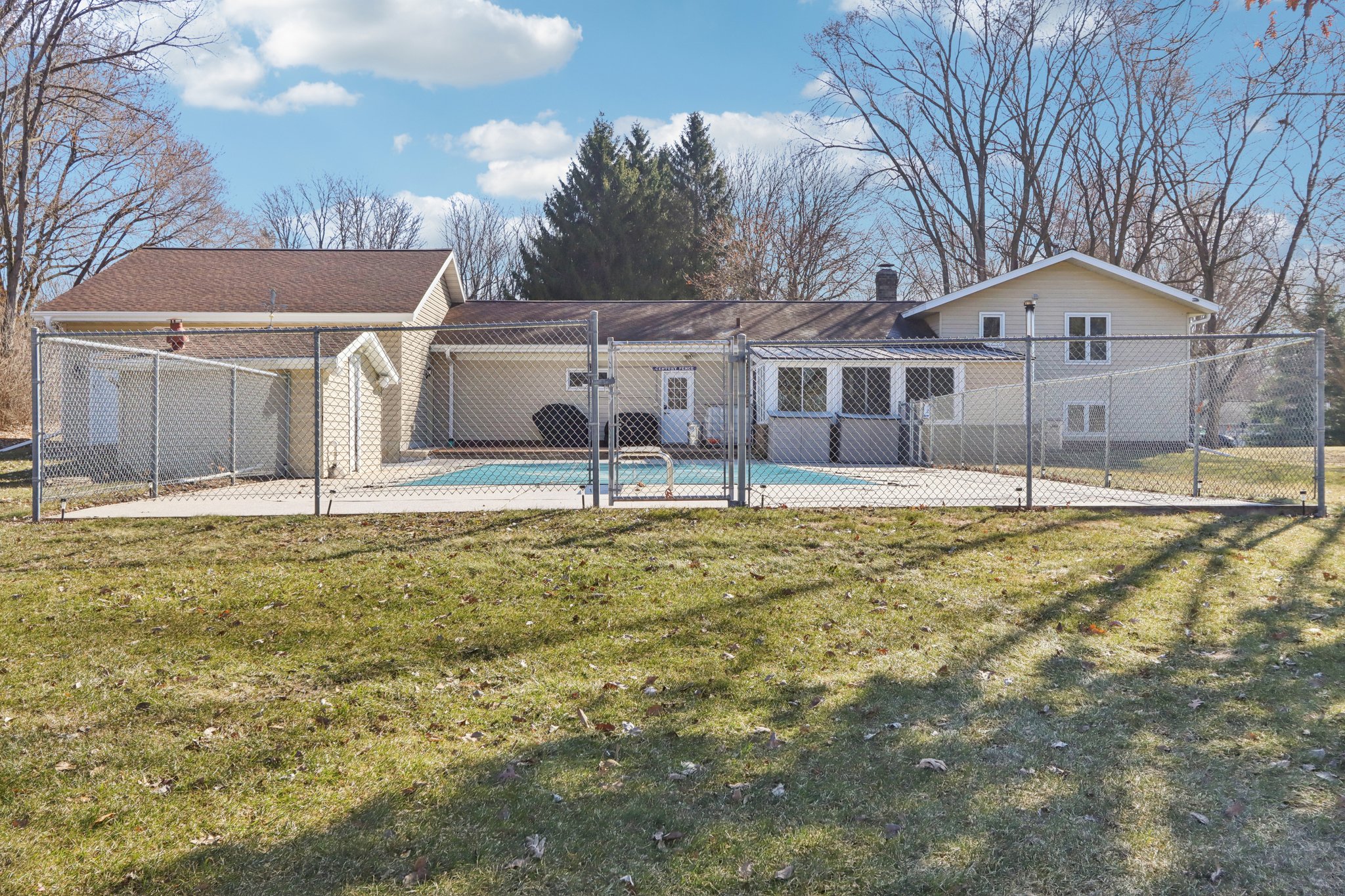 S9061 Meadowdale Rd-S1303-053.jpg