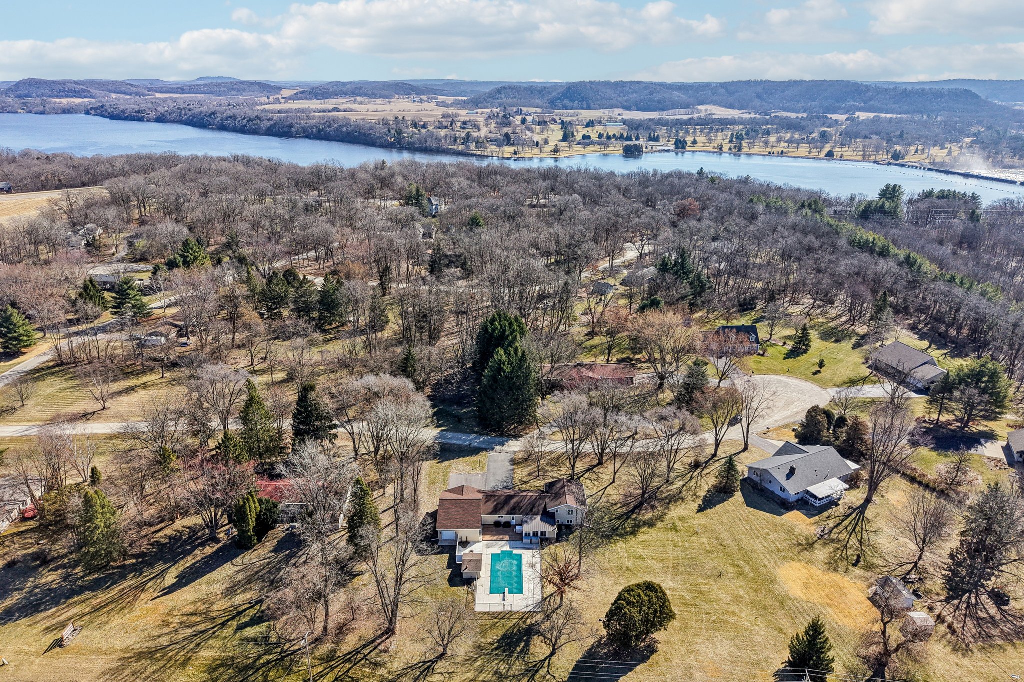 S9061 Meadowdale Rd-S1303-061.jpg