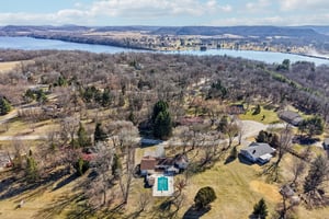 S9061 Meadowdale Rd-S1303-061.jpg