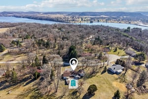 S9061 Meadowdale Rd-S1303-062.jpg