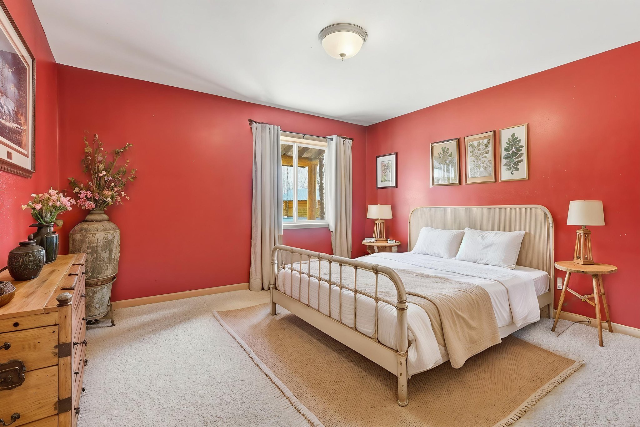 DSC03184 virtually staged.jpeg