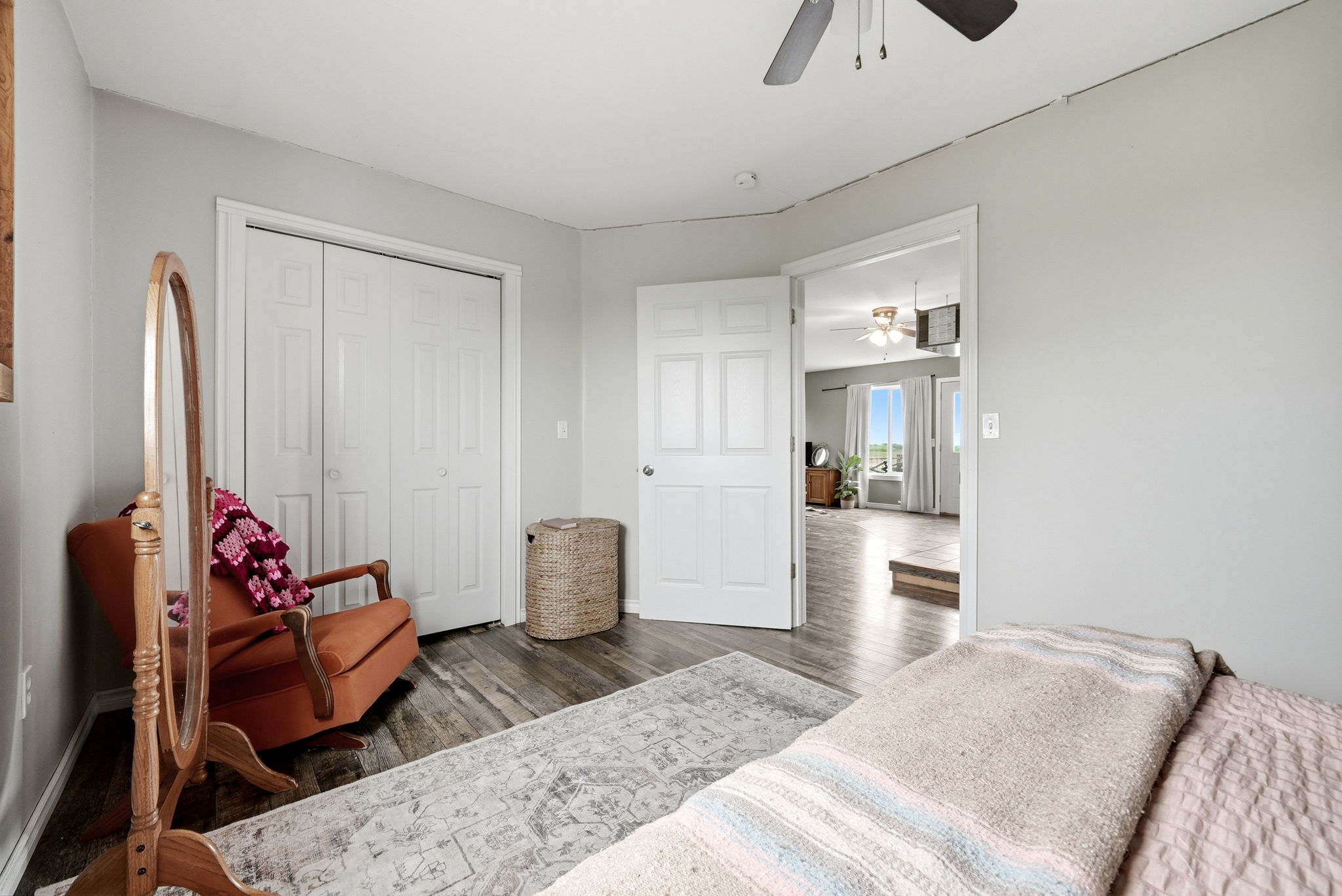  Photo 44