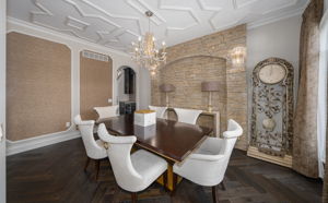 Let's look at this dining room again!