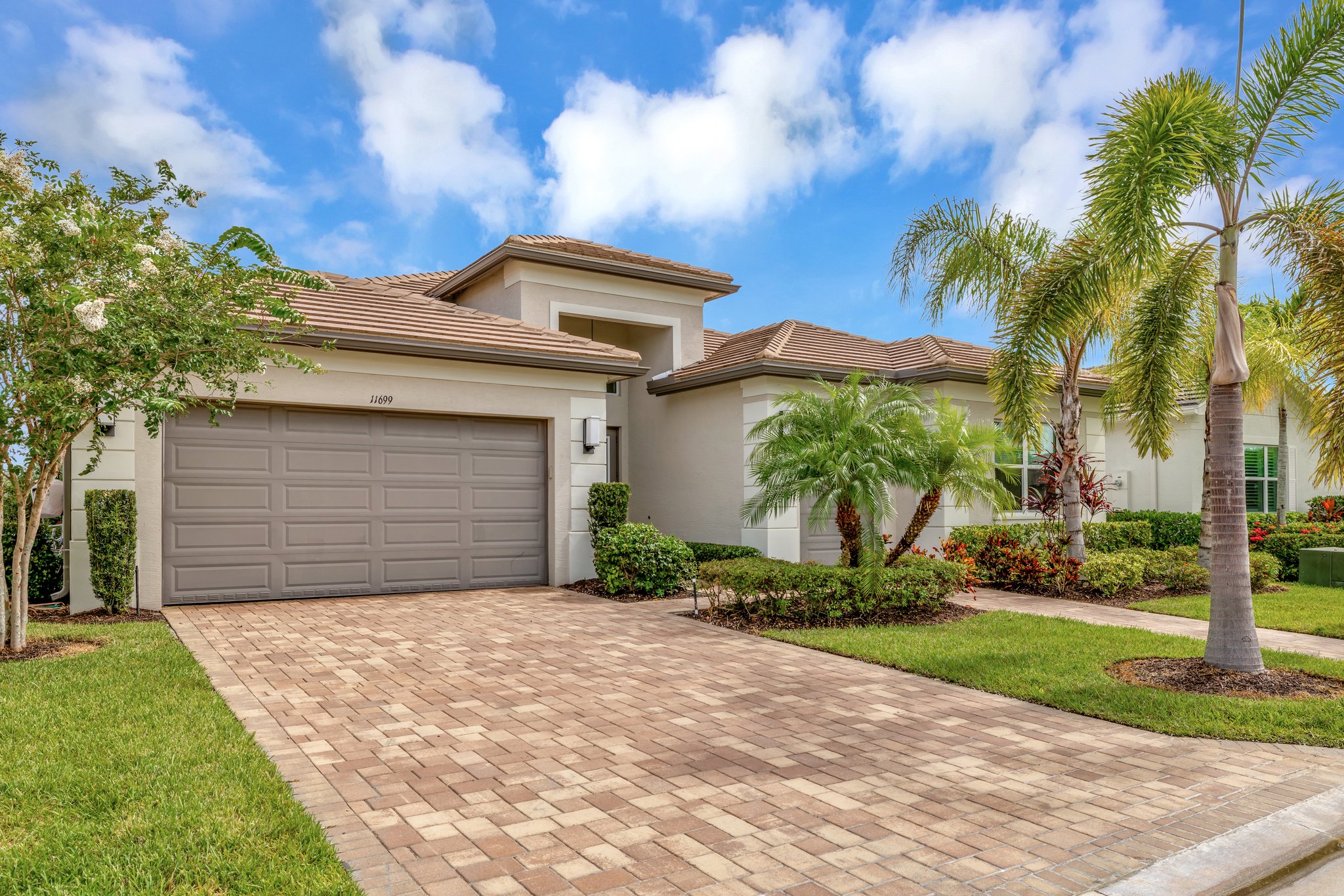PAVER DRIVEWAY & WALKWAY