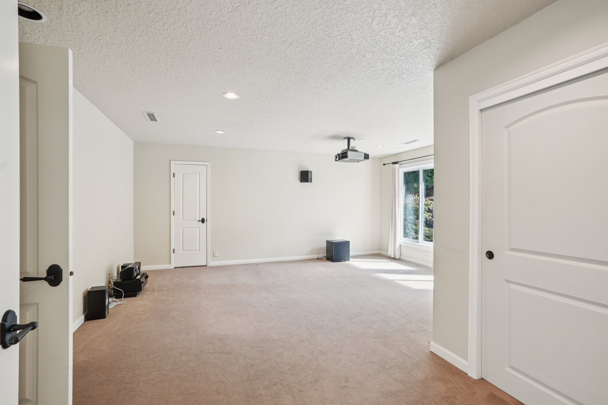 Tyndall Ct-S0608-057.jpg