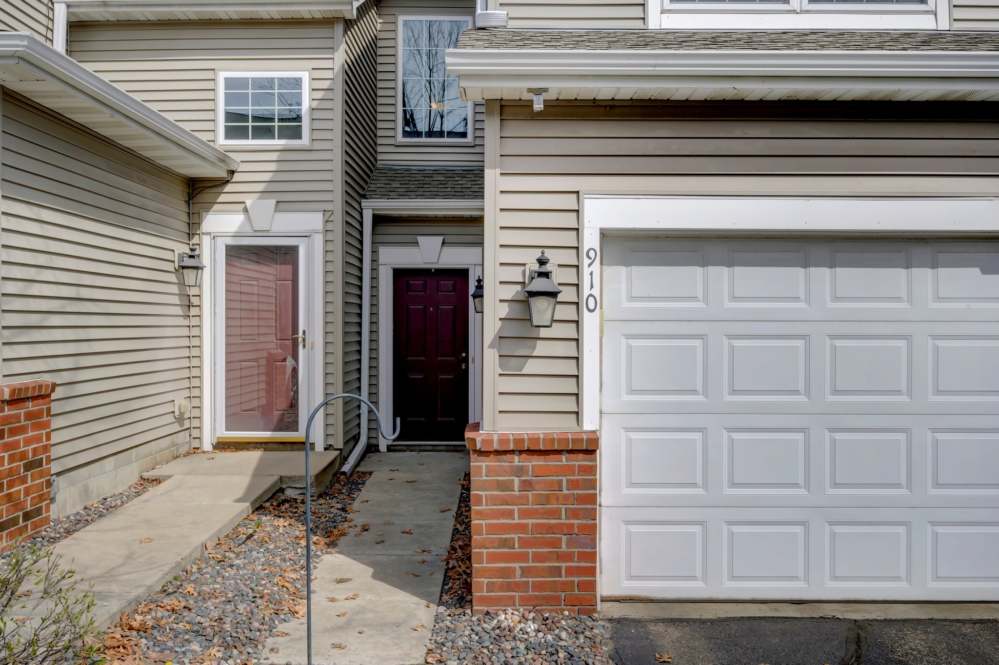 910 Village Pkwy, Circle Pines, MN 55014, US Photo 2