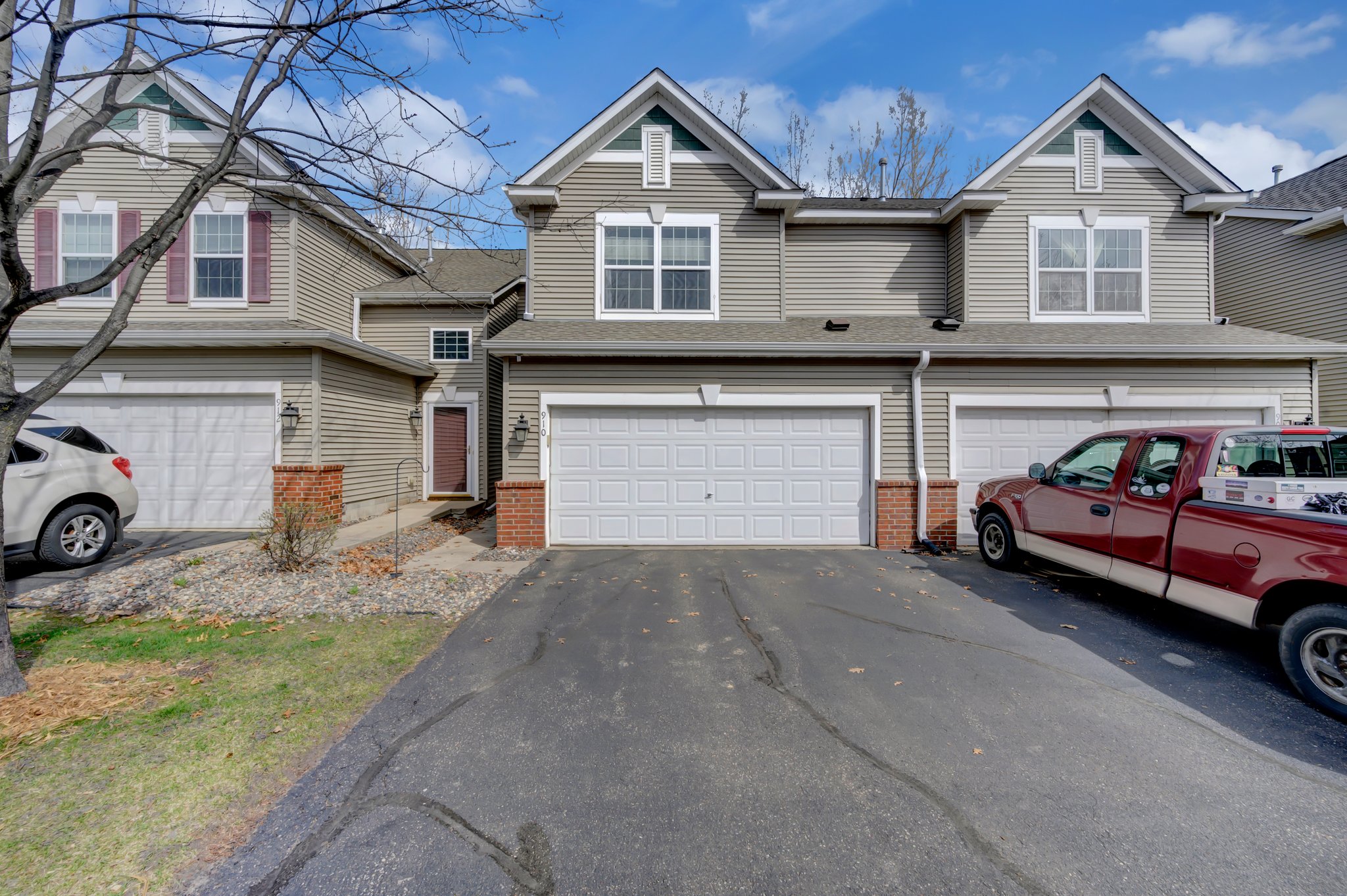 910 Village Pkwy, Circle Pines, MN 55014, US Photo 1