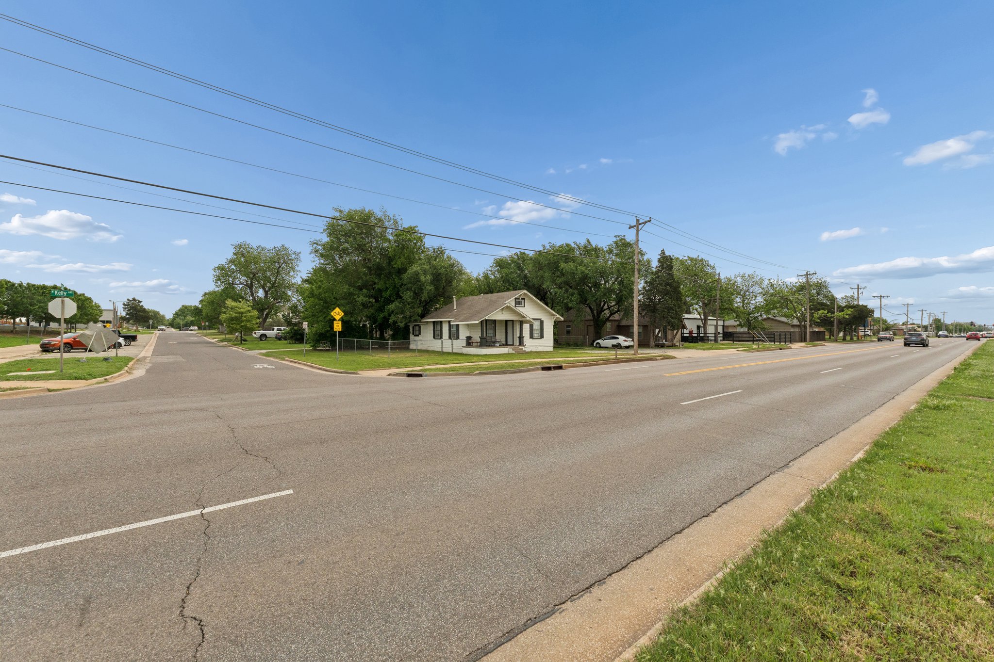 W Main St - S Kelly Ave_005.jpg