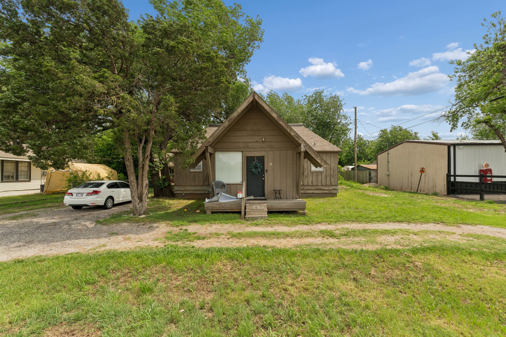 W Main St - S Kelly Ave_018.jpg