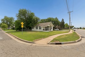 W Main St - S Kelly Ave_006.jpg