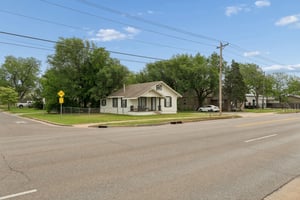 W Main St - S Kelly Ave_007.jpg
