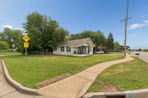 W Main St - S Kelly Ave_008.jpg