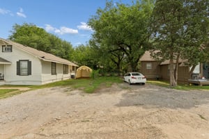 W Main St - S Kelly Ave_009.jpg