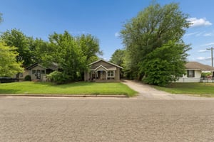 W Main St - S Kelly Ave_012.jpg