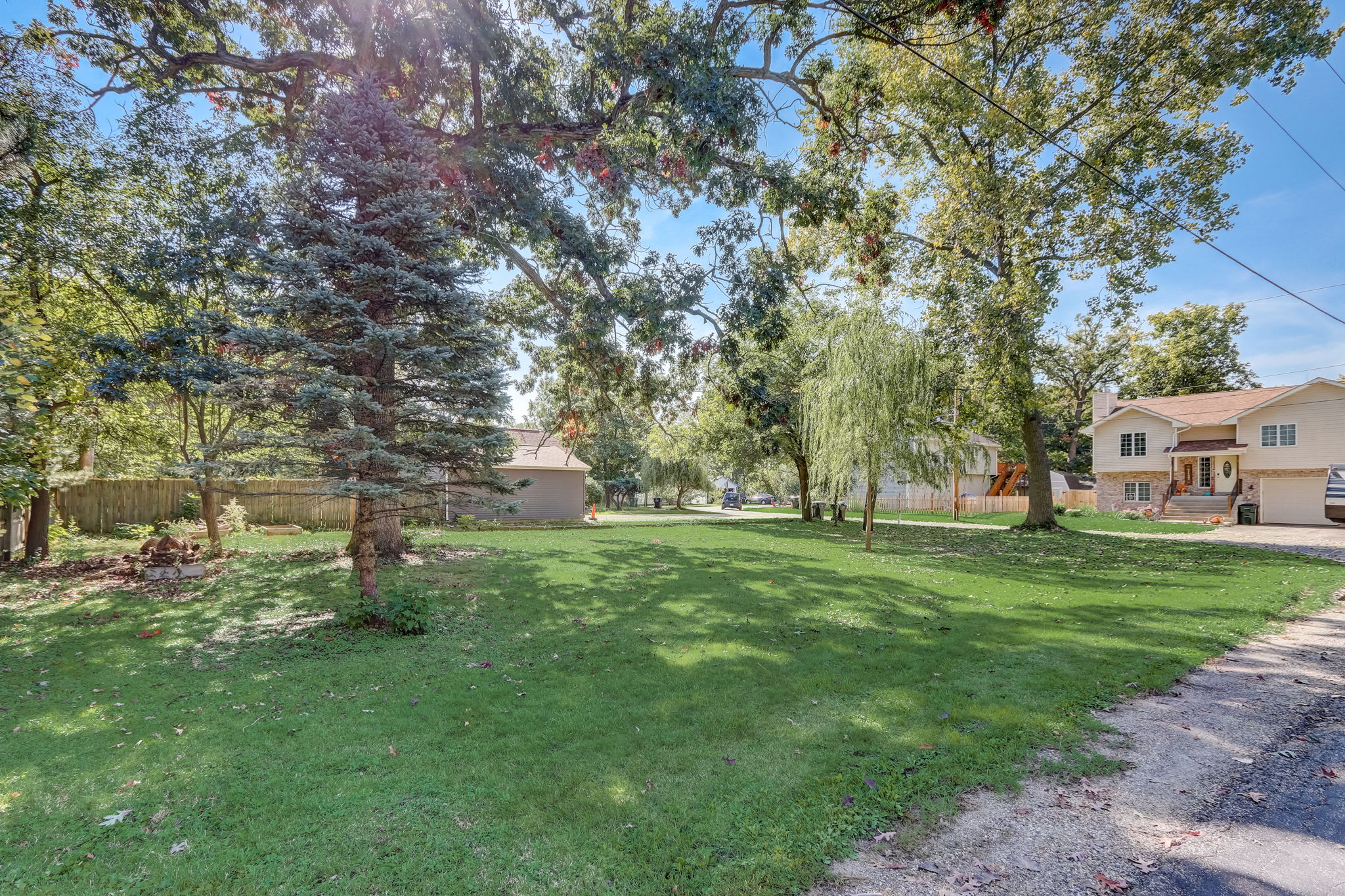 W1099 Crocus Rd, Genoa City, WI 53128 | ShowingTime+ Listing Media Services