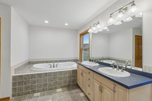 W12242 W Clarkson Rd-S2607-054.jpg