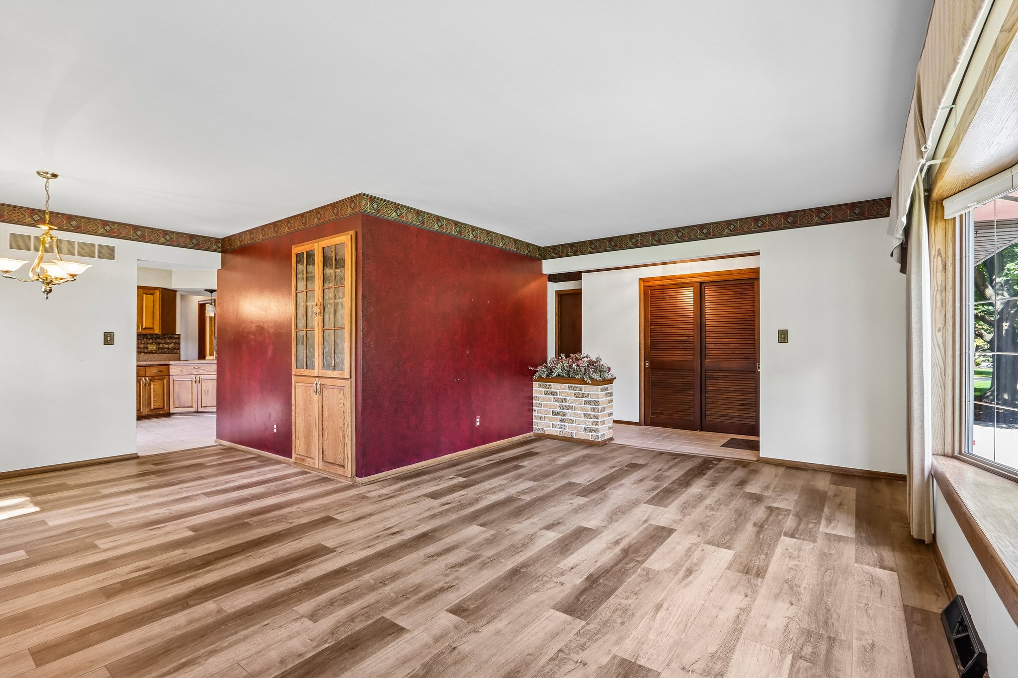 W167N10425 Bridle Path-S2608-009.jpg