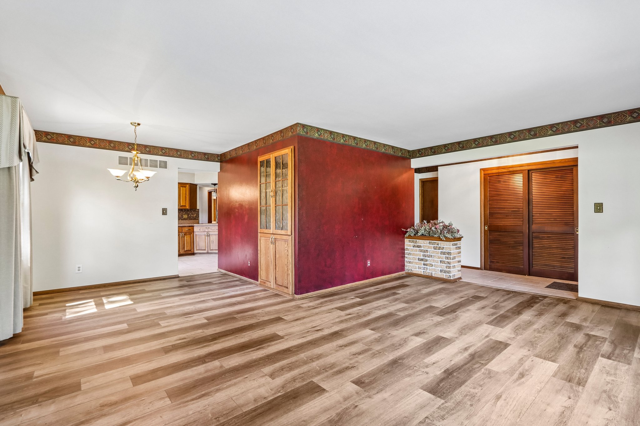 W167N10425 Bridle Path-S2608-010.jpg