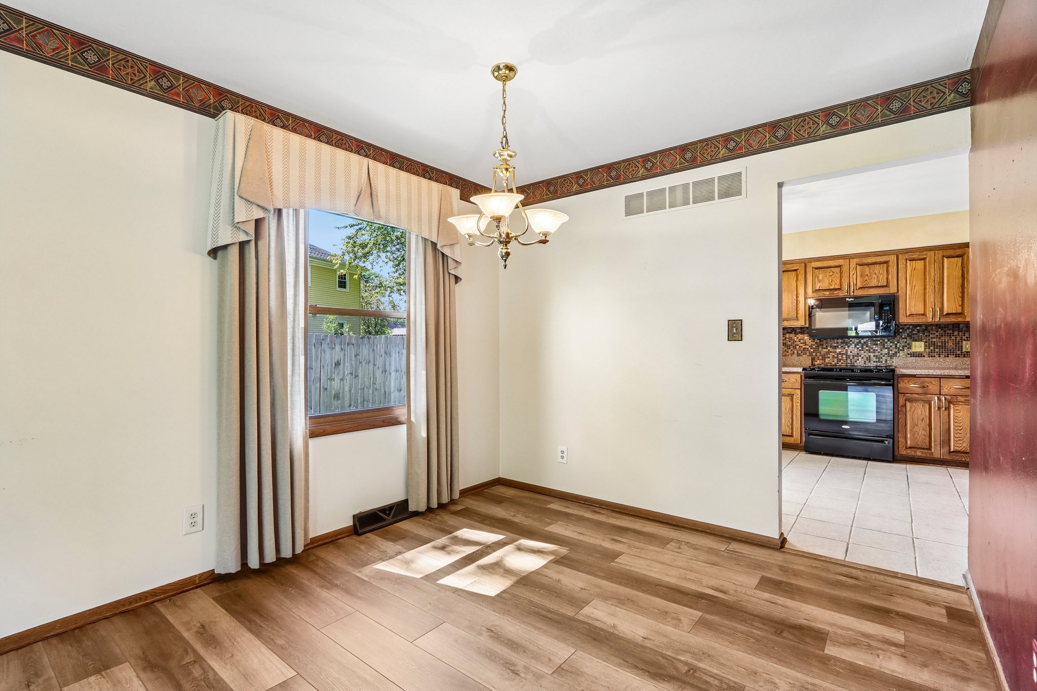 W167N10425 Bridle Path-S2608-013.jpg