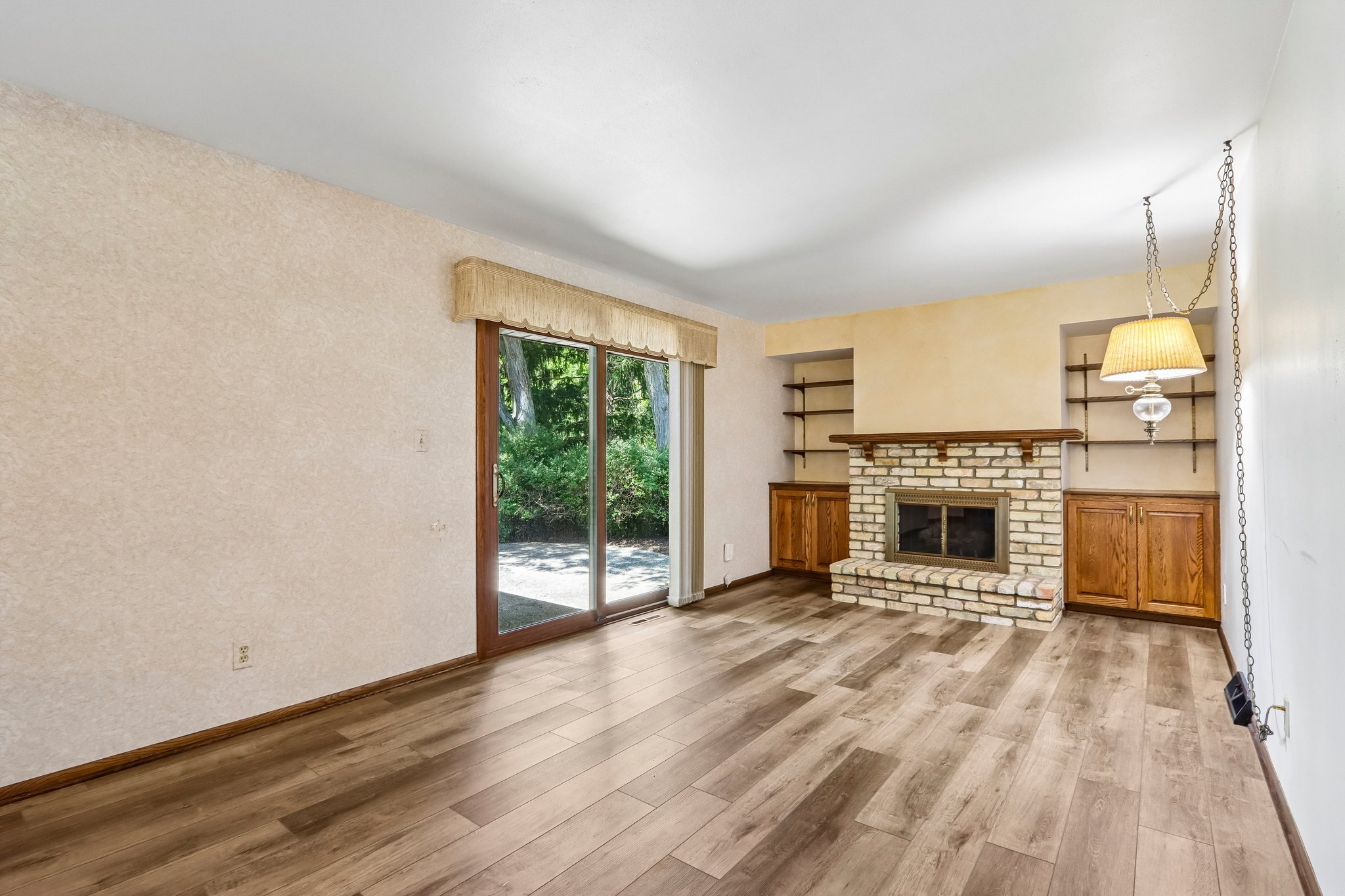 W167N10425 Bridle Path-S2608-016.jpg