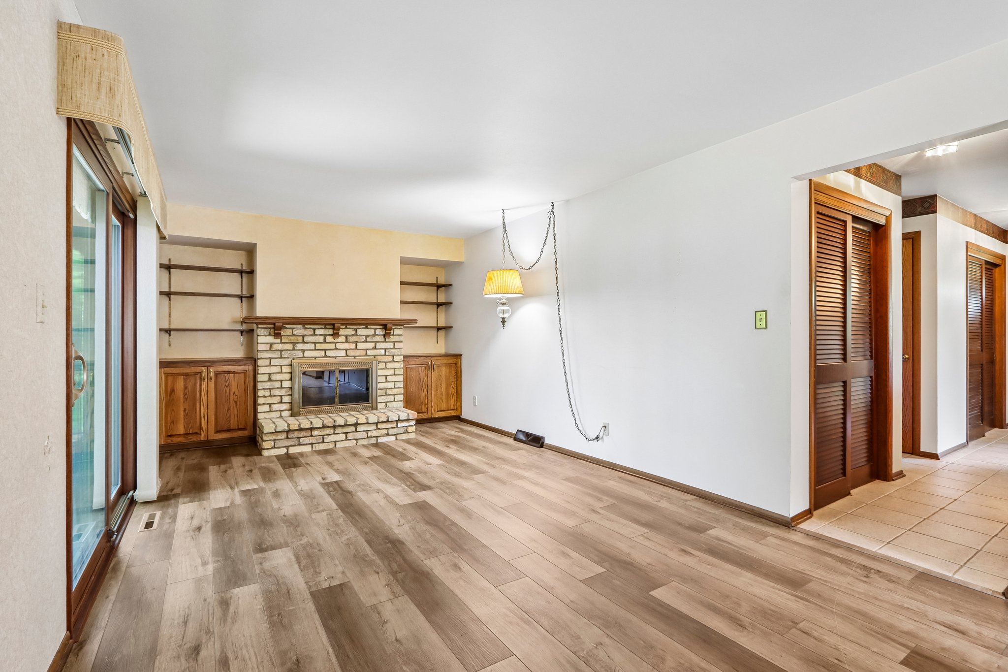 W167N10425 Bridle Path-S2608-017.jpg