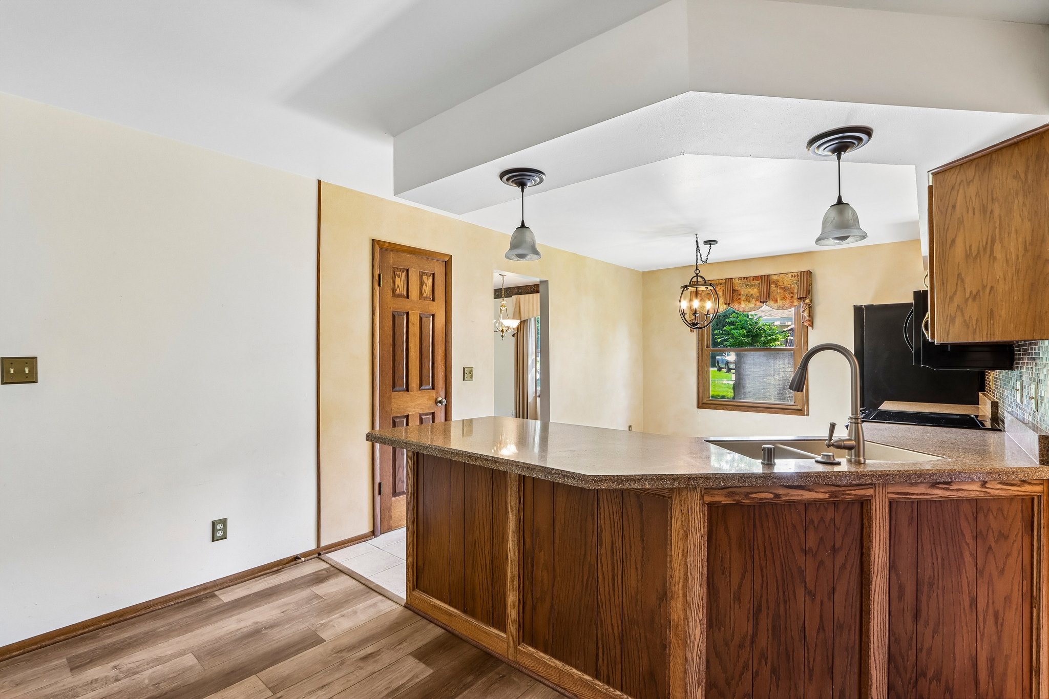 W167N10425 Bridle Path-S2608-022.jpg