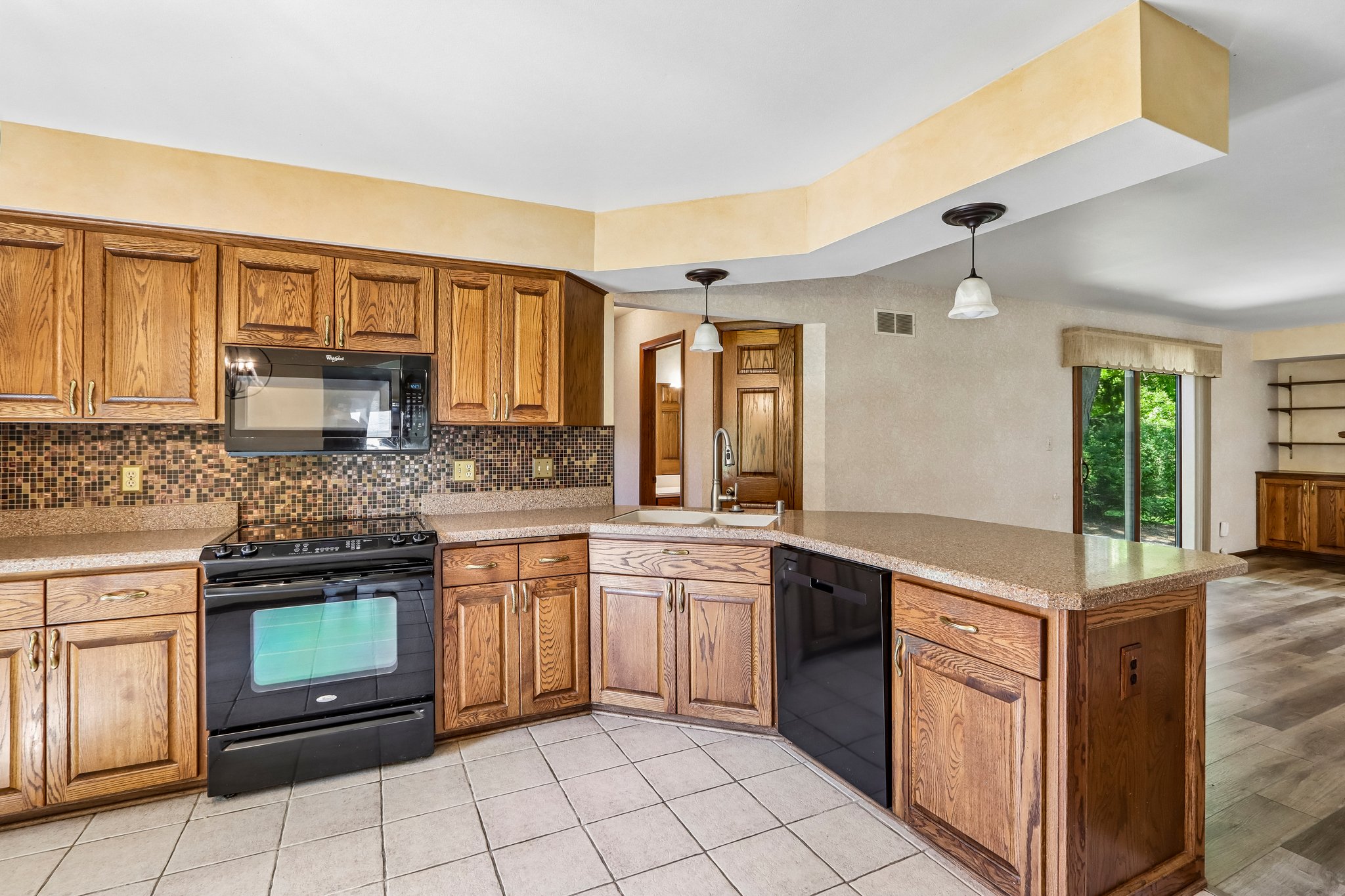 W167N10425 Bridle Path-S2608-023.jpg