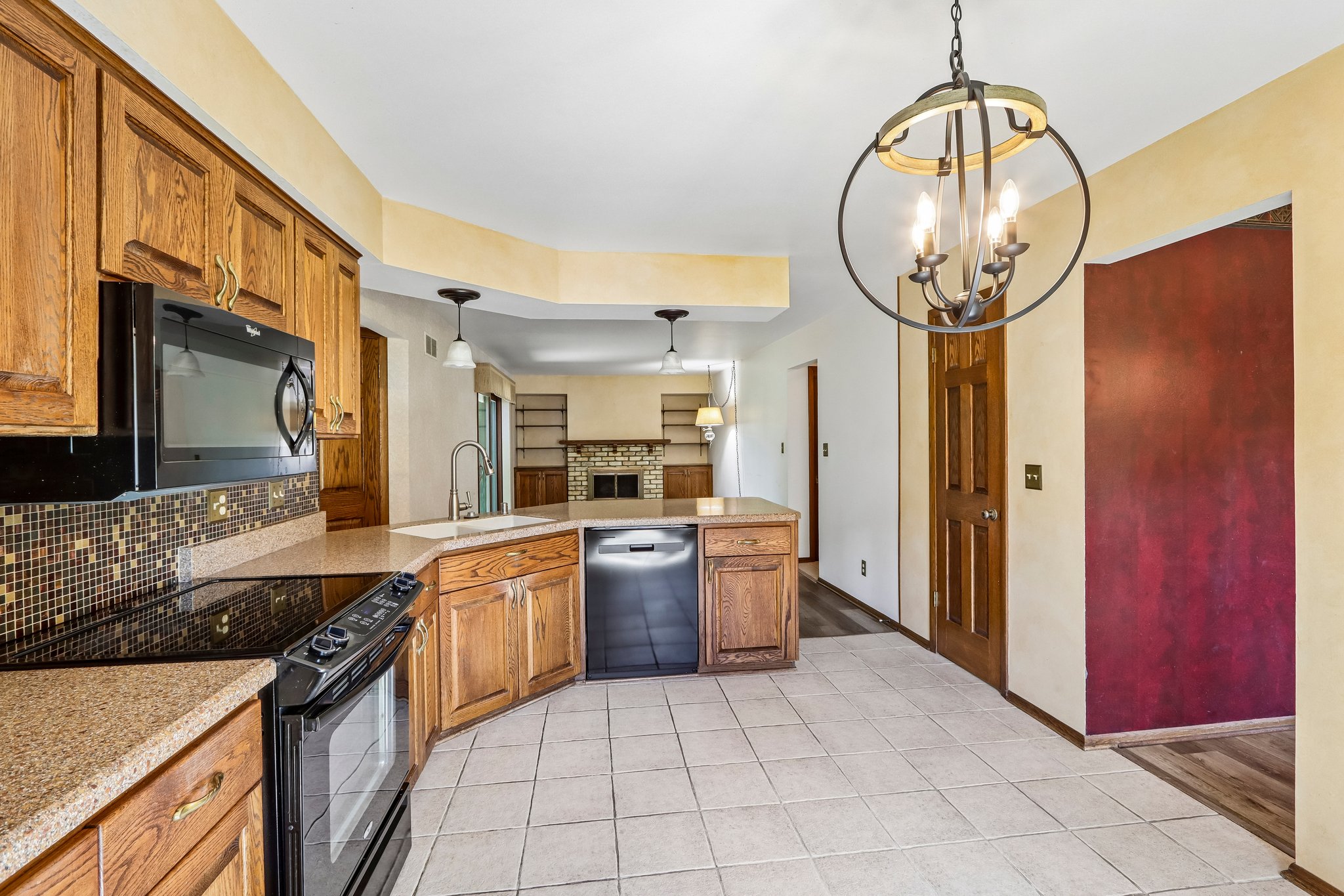 W167N10425 Bridle Path-S2608-024.jpg