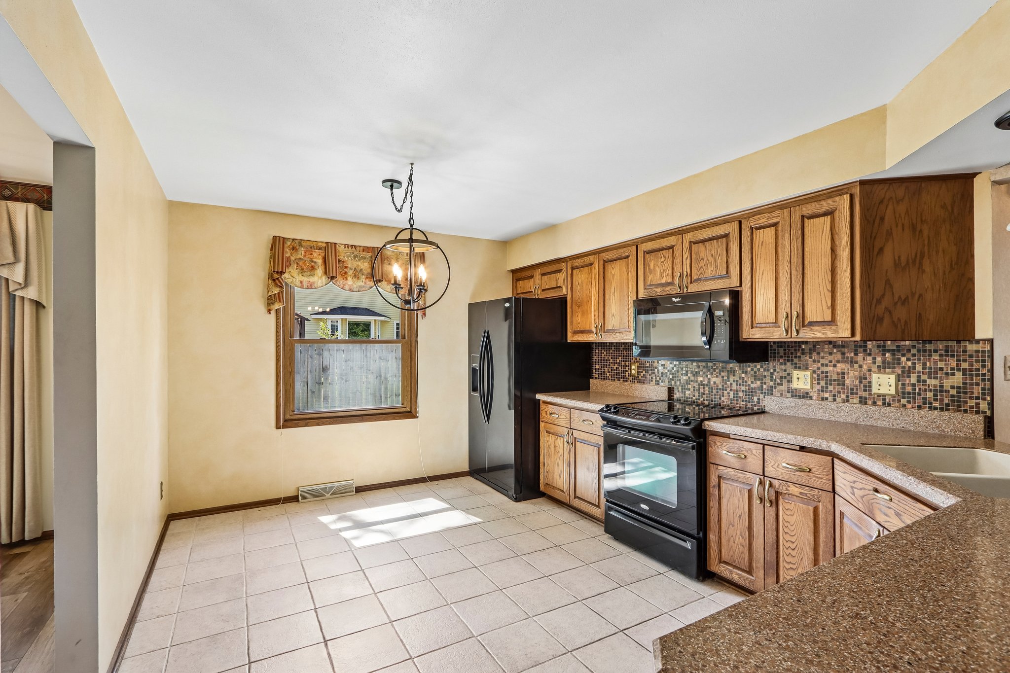 W167N10425 Bridle Path-S2608-025.jpg