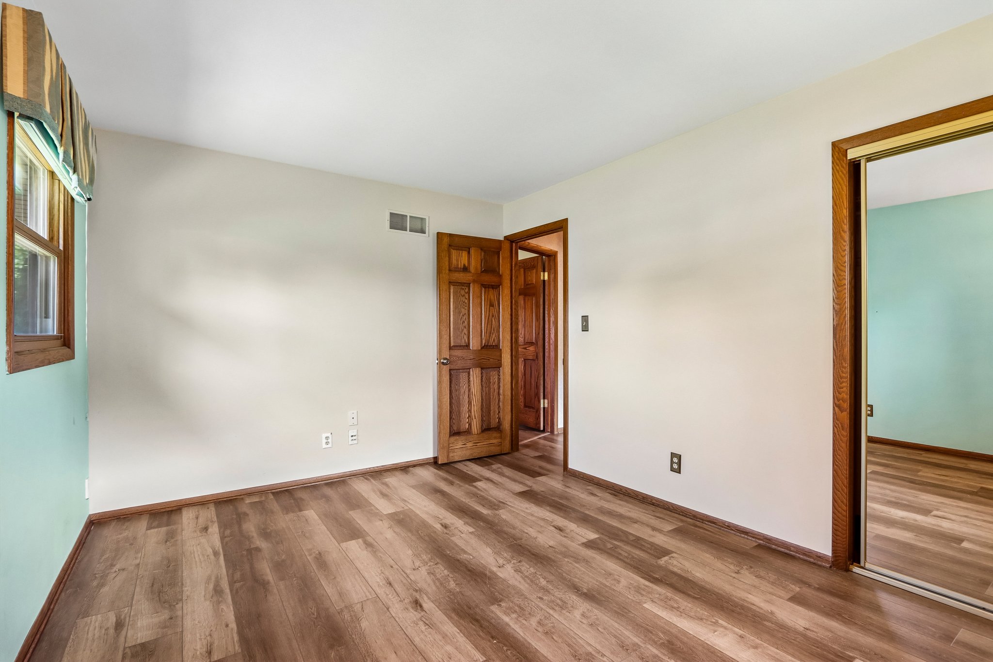 W167N10425 Bridle Path-S2608-034.jpg