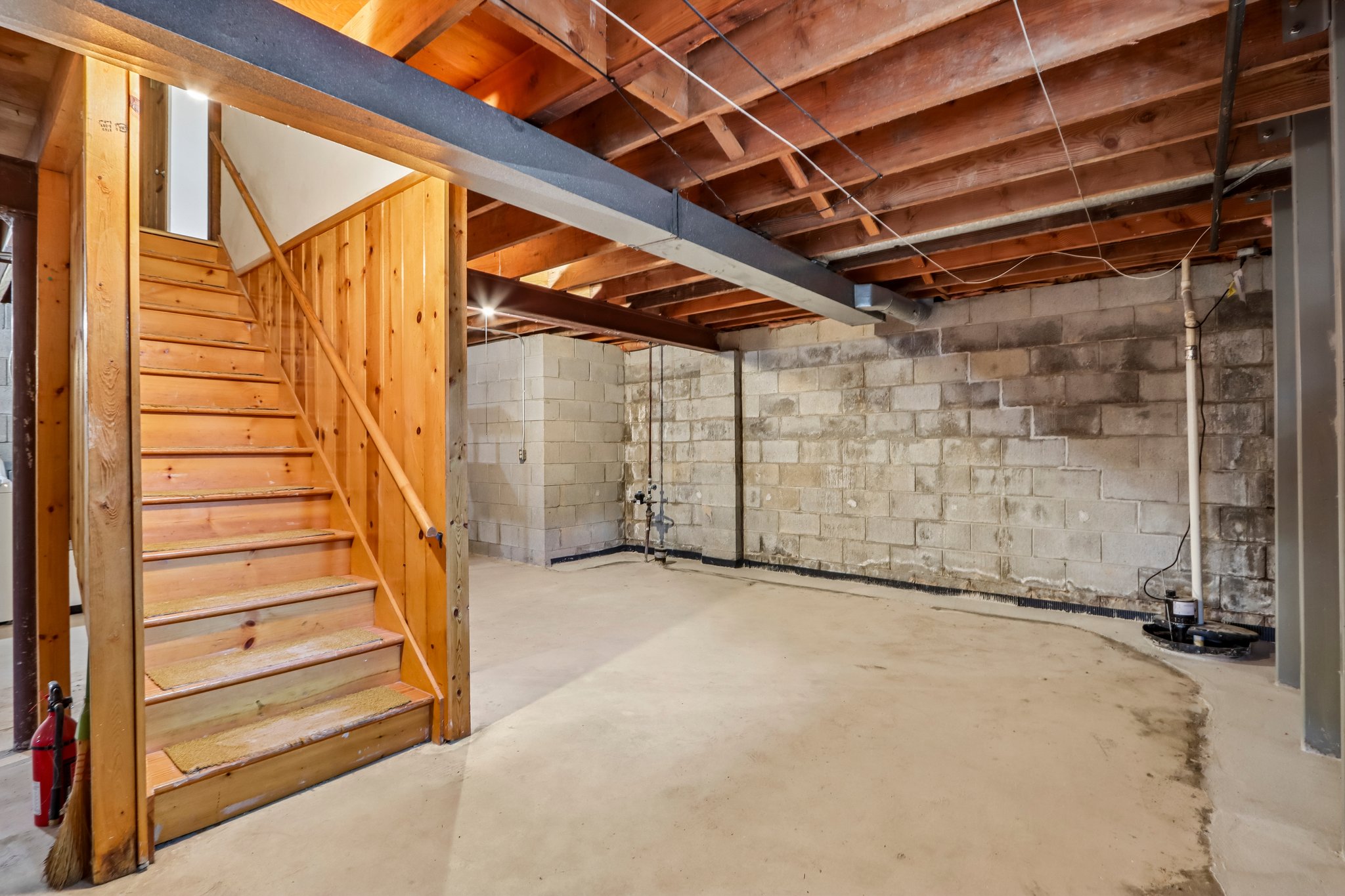 W167N10425 Bridle Path-S2608-038.jpg